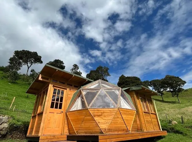 Monteluna Glamping